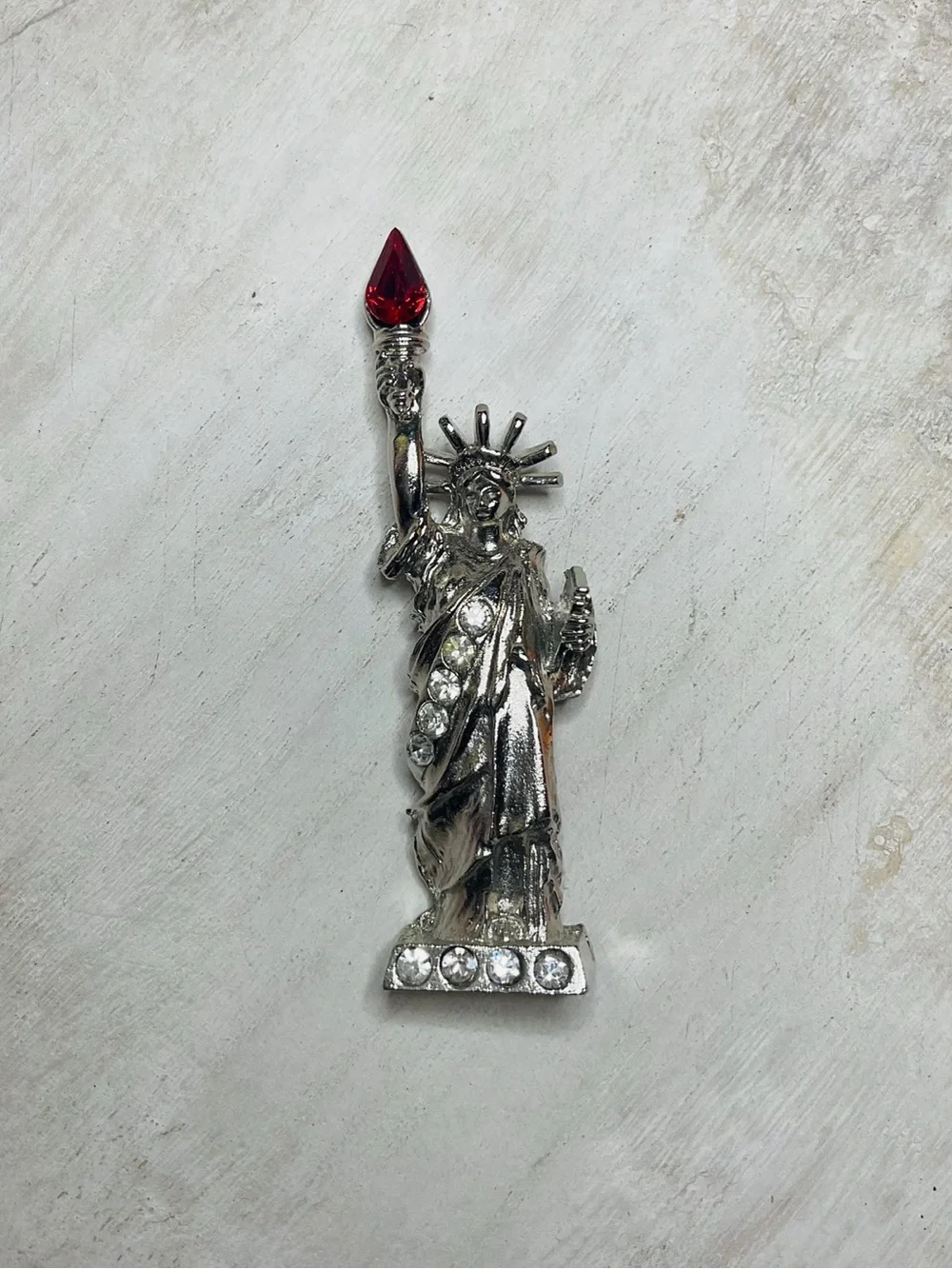 Vintage Rhinestone Statue of Liberty Brooch Pin - Picture 3 of 5